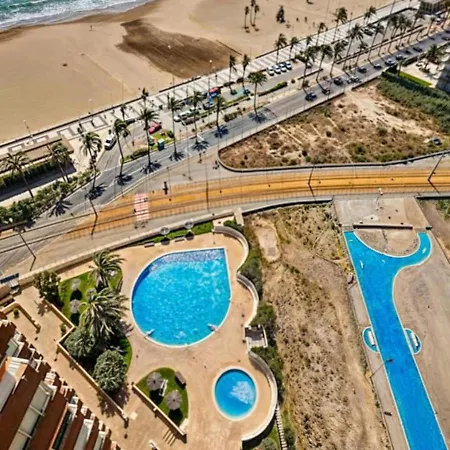 Beachfront Nautical Apartamento